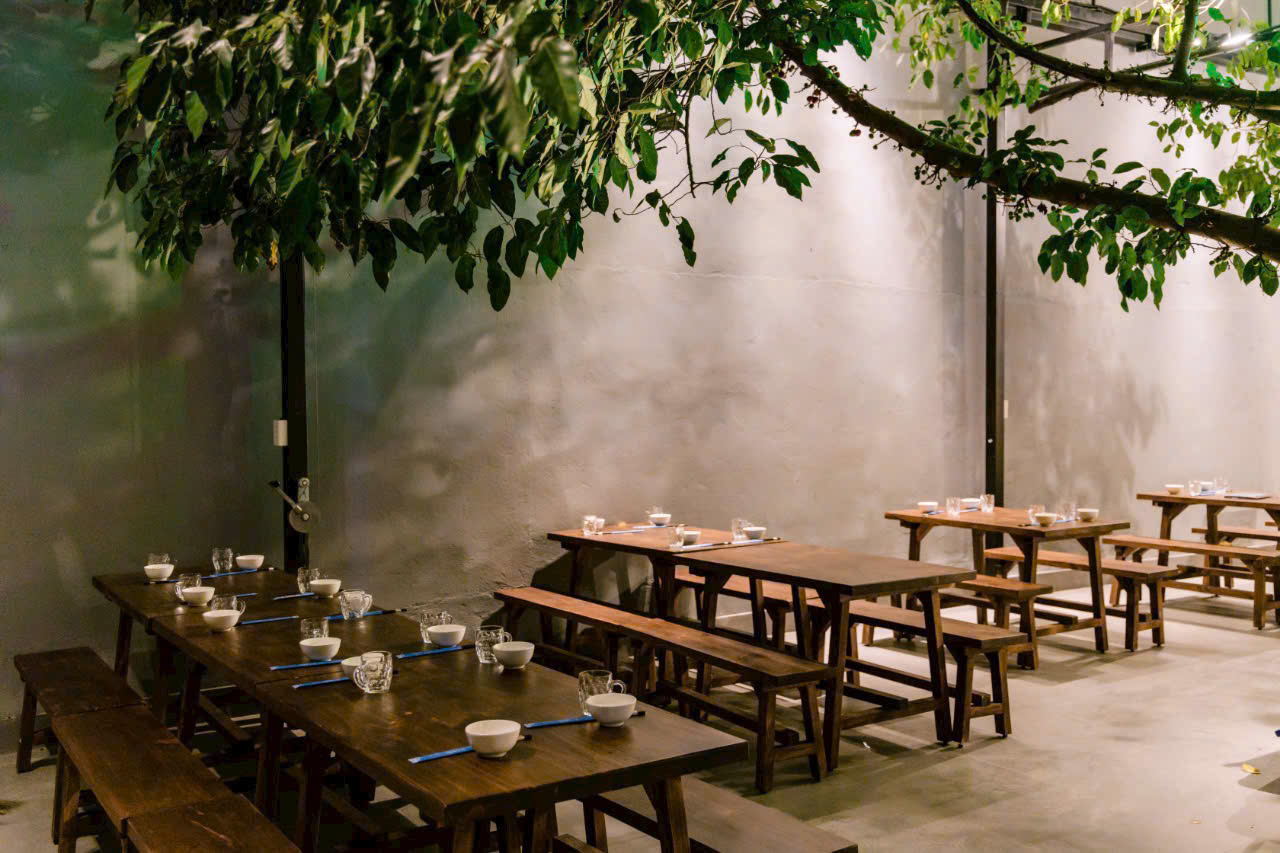 Bộ Bàn 2 Băng Ghế Gỗ Thông Tự Nhiên 1m2 – Sản Xuất Tại Xưởng Gỗ Một Tấm